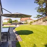 Gardd Y Llys Luxurious Family Retreat With Amazing Views