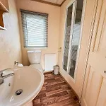 Ref 40035Nd - Superb Caravan With Decking Free Wifi At North Denes Holiday Park
