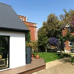 Hastings Casita, 'Little House' Self Contained Garden Lodge, Close To Town And Seafront