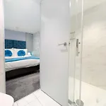 Darling By The Sea - By Brighton Holiday Lets