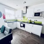 Foxhouse Studio Apartments