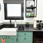 Willows Rest - 1 Bed Shepherds Hut - Pentlepoir