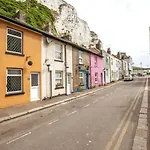 Stylish 2Bd Family Hideaway In Dover