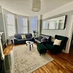 Super Central! Large 3 Bed Ground Floor