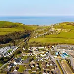 Golden Coast Leisure Park - Ocean Tide Villa Pets N