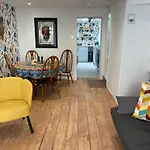 North Laine Sunny Cottage - Parking Available