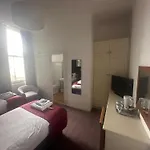 Oyo West Rocks Townhouse