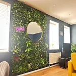 Executive Apartment, City Central