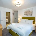 Luxury 4 Bedroom Ground Floor Apartment