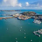 Beautiful Georgian Apartment | Near Falmouth Town Centre | Walk To Shops, Pubs & Restaurants