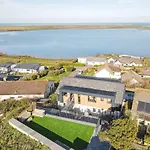 4 Bed In Appledore 93960
