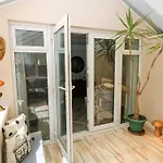 81 Alban Road