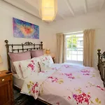 4 Bed In Godshill Ic034