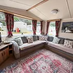 Superb 8 Berth Caravan At Caldecott Hall Country Park, Norfolk Ref 91055C