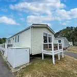 Stunning Lodge With A Lake View At A Haven Holiday Park In Norfolk Ref 11003Pl