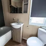 Luxury Caravan Boasting Full Sea Views At Hopton Holiday Park Ref 80041S