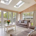 Woodside Bay Lodge Retreat