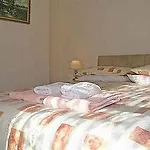 The Pinedale Hotel
