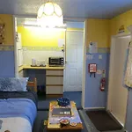 Dewolf Guest House