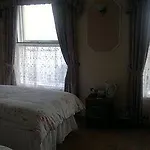 Pickwick Inn