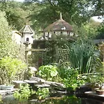 Crossways House Bed And Breakfast