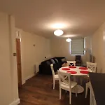 Salisbury Renovated Apartment