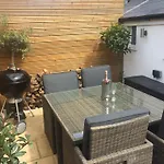 Luxury Victorian Cottage In Quiet Location By Town Centre And Quay - Log Fires - Full Virgin Tv Including Sport And Movies - Fibre Broadband - Dog Friendly