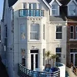 The Hillcrest - Hostel