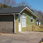 Sunnydaze Holiday Chalet