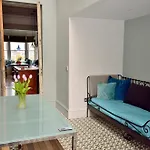 Elegant Seaview Apartment