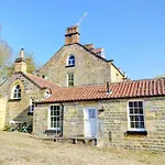 Vintage Holiday Home In Hackness Yorkshire With Garden
