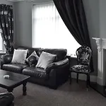 Caxton Lodge