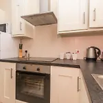 Giant Serviced Apartments