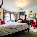 Woodside Villa Whitby