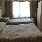Royal Court And Garden Apartments