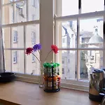 1 Bedroom Apartment Near Edinburgh Castle Sleeps 2