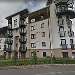 2 Bedroom Leith Apartment Sleeps 4