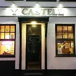 Y Castell Bar And Accommodation