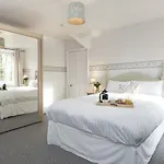 White Lodge Holiday Apartments