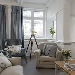 White Lodge Holiday Apartments