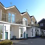 Seymour Court