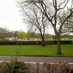 Cottage On The Meadows In Central Edinburgh