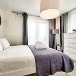 Altido Modern 2Bed Apt With Amazing Views