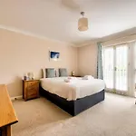 Spacious Apartment Next Water Of Leith