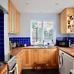 Bright 2 Bedroom House In Central Brighton