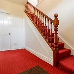 Liverpool Centre Sleeps 16 Stunning