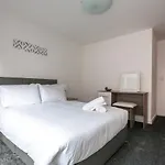 Hudson Gardens Apartment