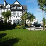 Tudor Court Hotel