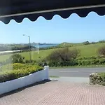 Rolling Waves Hotel Guest House