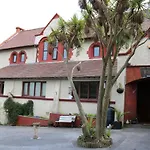 Victoria House